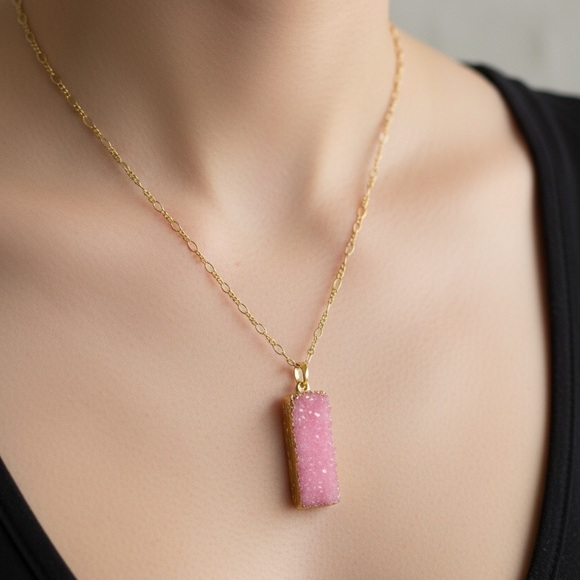 Elegant Pink Pendant Necklace - Picture 2 of 2